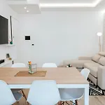 - Wifi - Climatizzatore Apartment *